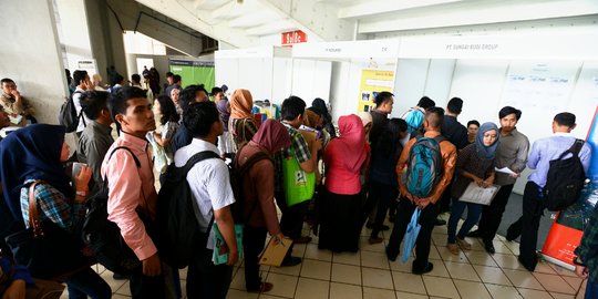 Geliat pencari kerja serbu Job For Career 2015