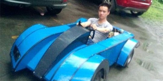 Ogah telat kuliah, mahasiswa ini bikin mobil gokart sendiri