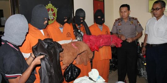 Gandakan kunci toko, karyawan curi bahan jaket kulit jutaan rupiah