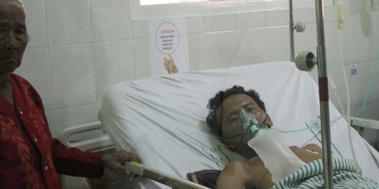 Lambung sobek, dokter bikin jalur khusus asupan makanan buat Tosan