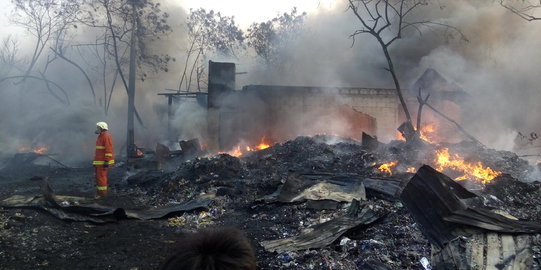 Gudang lembah plastik di Tangerang ludes terbakar