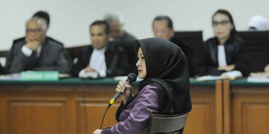Kesaksian istri muda Gubernur Gatot di sidang OC Kaligis