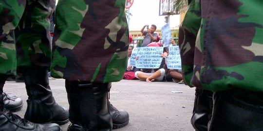 Taksi ilegal terjaring razia, anggota TNI AU diduga beking ngamuk