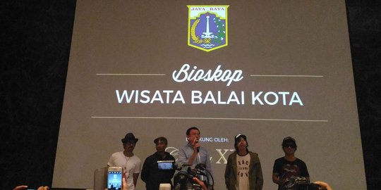 Ahok nobar bareng Slank di Balai Kota