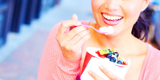 Malu karena bau mulut? Makanlah yogurt!