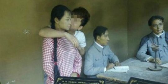 tak tahan gerayangi patung lilin rev3