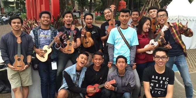 Belajar ukulele bareng Komunitas Ukeba di Bandung
