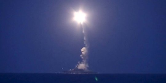 Aksi kapal perang Rusia ikut bombardir ISIS dari Laut Kaspia