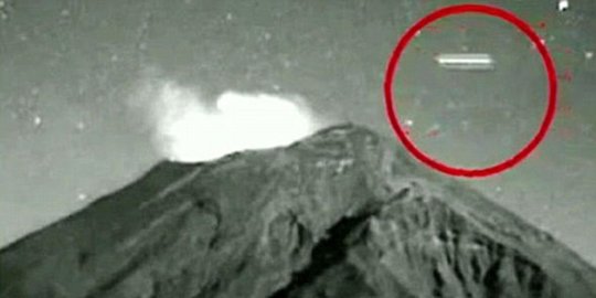 UFO dan 'orbs' terlihat patroli di atas gunung berapi Meksiko