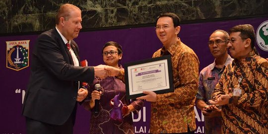 Gubernur Ahok nilai BUMN dan BUMD Indonesia tak kalah dari Temasek