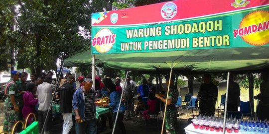 Setiap Jumat, tukang bentor di Aceh dapat makan siang gratis