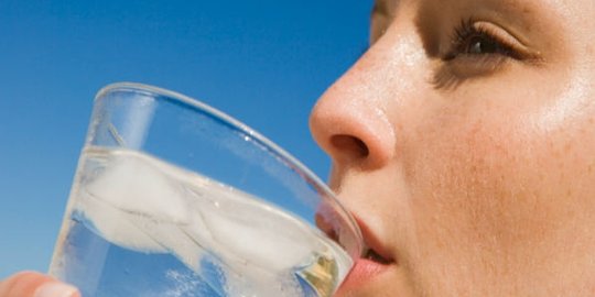air putih punya efek seperti obat? ini 5 buktinya