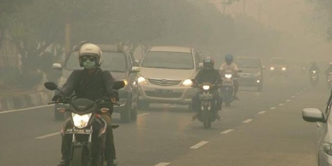 Polri beri tabung oksigen buat korban asap di Kalimantan Barat