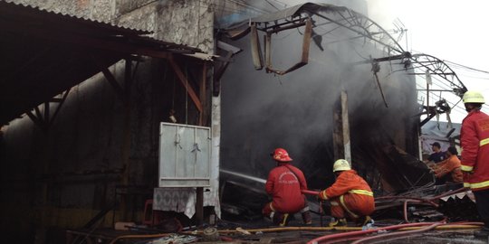 Ahok janji bangun lagi kios di Pasar Kebon Melati yang terbakar