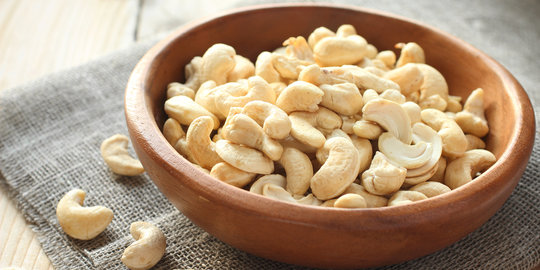 Tak hanya gurih, kacang mete juga simpan 8 manfaat sehat ini