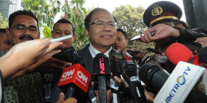 Menko Rizal: Menteri ESDM digaji rakyat, kok justru membela Freeport