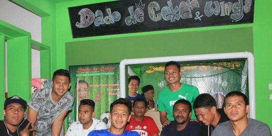 Dedi Kusnandar buka bisnis kuliner dengan menu 'Ceker Maung Bandung'