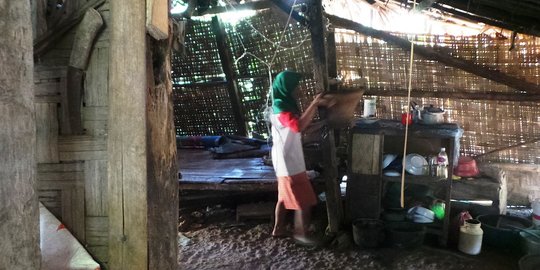 keluarganya tinggal di bekas kandang kerbau rev1