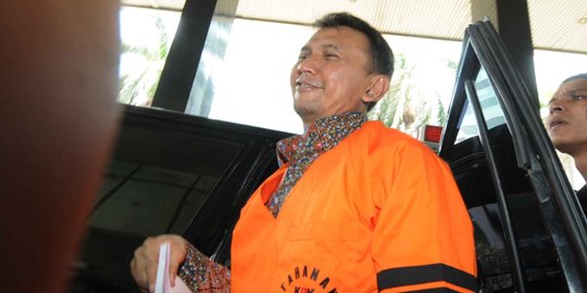 Ditanya isi pertemuan dengan Surya Paloh, Gatot cuma tersenyum