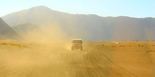 Menjelajahi padang pasir Bromo