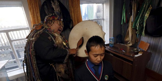 Intip ritual-ritual mistis dukun kaum nomaden di Rusia