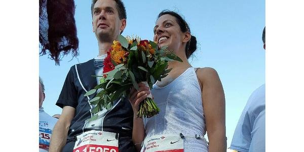 stephanie reinhart dan mark jockel menikah di tengah chicago marathon 2015