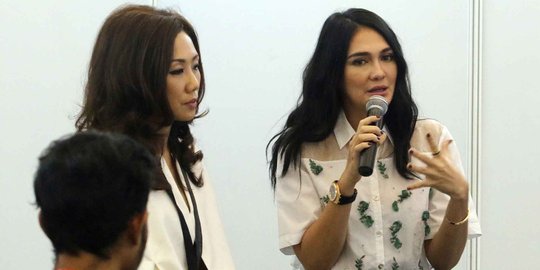 Luna Maya hadiri peluncuran produk kecantikan Exuviance