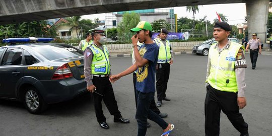 Preman-preman ini jadi galak gara-gara lapar