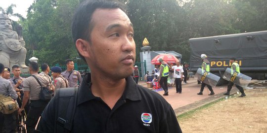 Polisi intimidasi dan larang wartawan liput bentrok Jakmania-Bobotoh