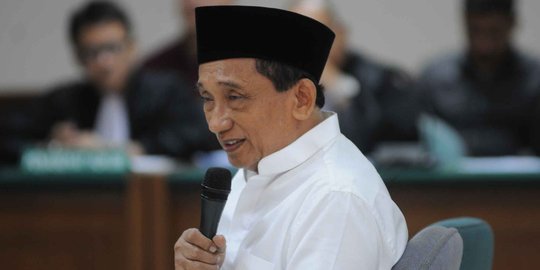 Setelah ditunda, Fuad Amin Imron jalani sidang vonis hari ini