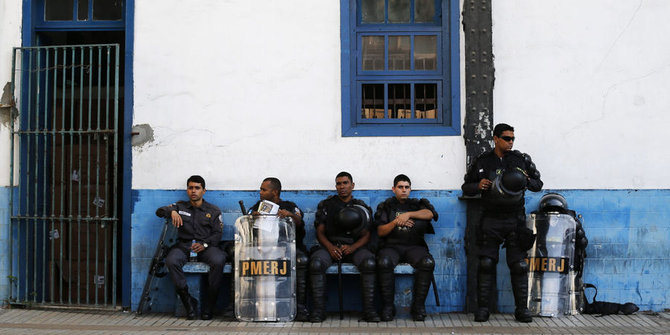 Polisi Brazil dilarang buka WhatsApp saat bertugas