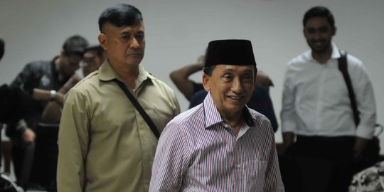 Fuad Amin divonis 8 tahun penjara, kuasa hukum bilang pikir-pikir