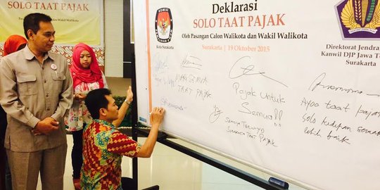 Pasangan calon wali kota Solo deklarasi taat pajak