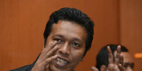 KMP beri rapor merah ke Jokowi, Adian Napitupulu bilang 'itu palsu'