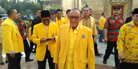 HUT Golkar ke-51, Ical ziarah ke TMP dan baksos di Kampung Pulo