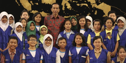 Setahun Jokowi-JK, PDIP minta rakyat biarkan presiden konsentrasi