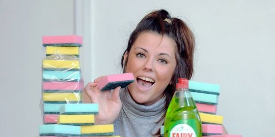 lahap makan spons pakai sabun pencuci piring rev5