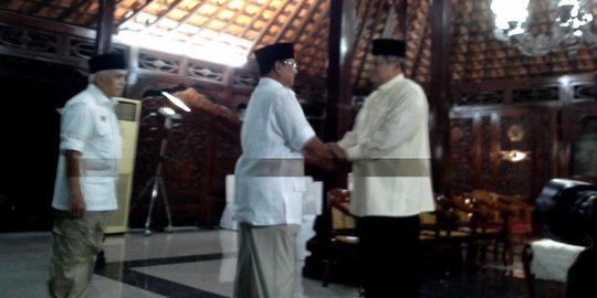 Ngaku rayakan ultah Prabowo, petinggi KMP gelar pertemuan dengan SBY