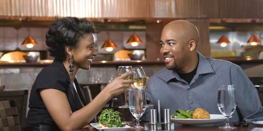 ini yang harus dilakukan ketika jatuh cinta pada sahabat sendiri