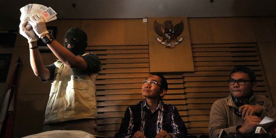 Ini barang bukti hasil Operasi Tangkap Tangan Dewie Yasin Limpo