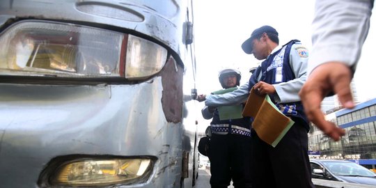 Ratusan bus Transjakarta kena 'tilang' Dishub di Harmoni