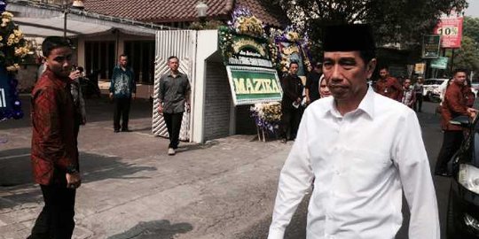 Melayat sang nenek, Presiden Jokowi tiba di rumah duka