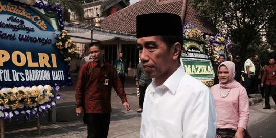 Nenek Jokowi meninggal, belum ada tamu VIP melayat ke rumah duka