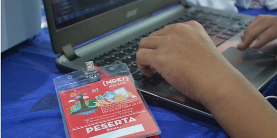 Pemenang Hackathon berkesempatan presentasi di depan Presiden Jokowi