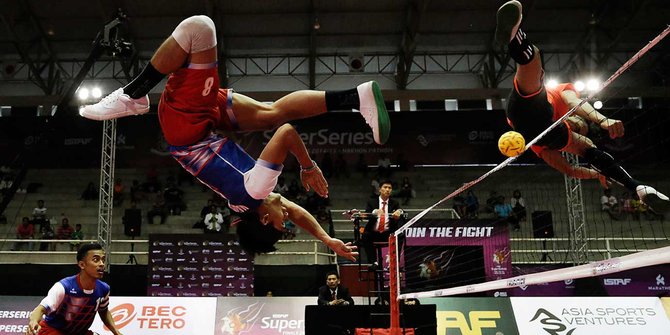Salto-salto memukau para atlet takraw di kejuaraan ISTAF 2015