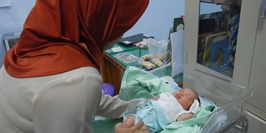 Dikerubuti semut, bayi usia 4 hari diselamatkan warga Semarang