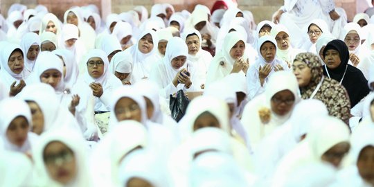 Manasik umroh dan dzikir akbar di Masjid Istiqlal