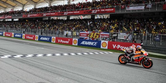 Dani Pedrosa melesat di posisi terdepan MotoGP Malaysia 2015