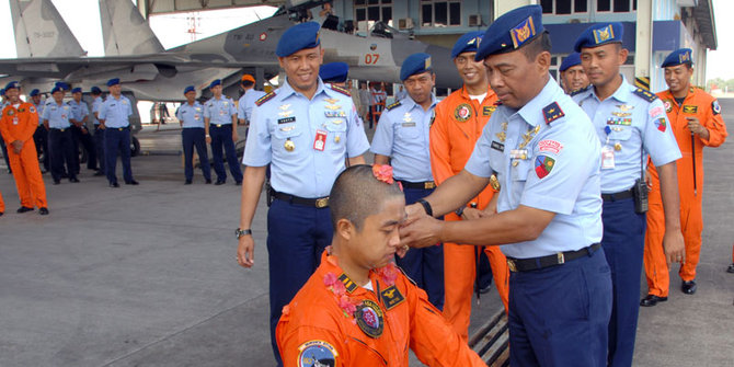 Tni Au Cetak Pilot Muda Penerbang Jet Tempur Su 30 Mk2