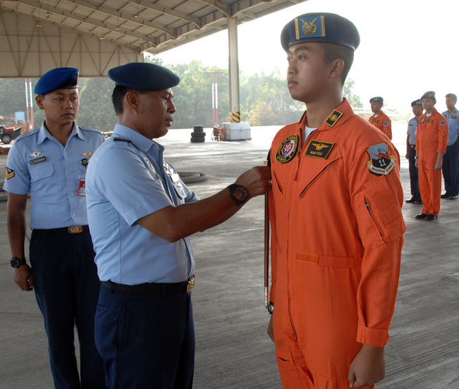 TNI AU Cetak Pilot Muda Penerbang Jet Tempur Su-30 MK2 | Merdeka.com